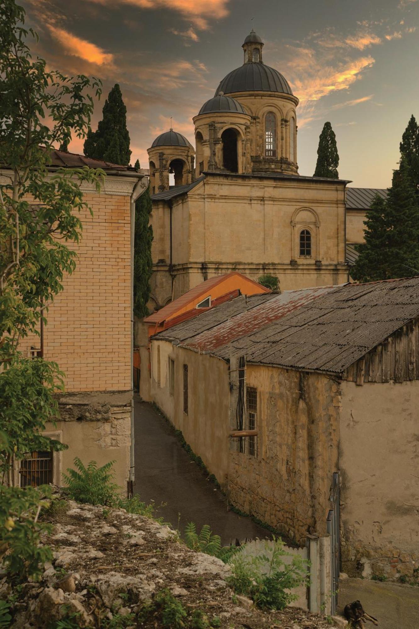 Dro Hotel Kʼutʼaisi Exterior foto